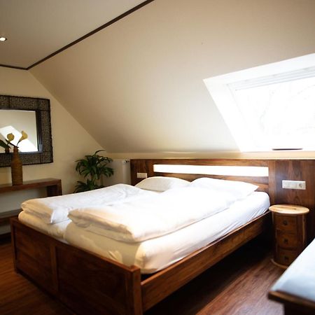 Vier Jahreszeiten Rooms Husum  Bagian luar foto